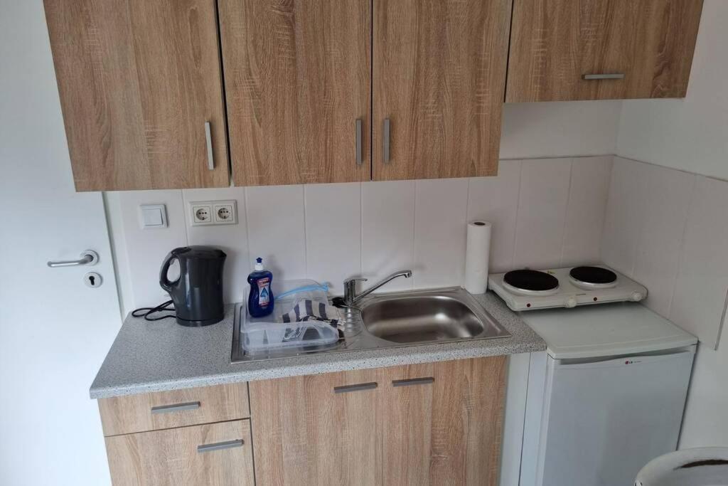 Ferienwohnung/Monteurwohnung Alte Garage Ahnatal エクステリア 写真